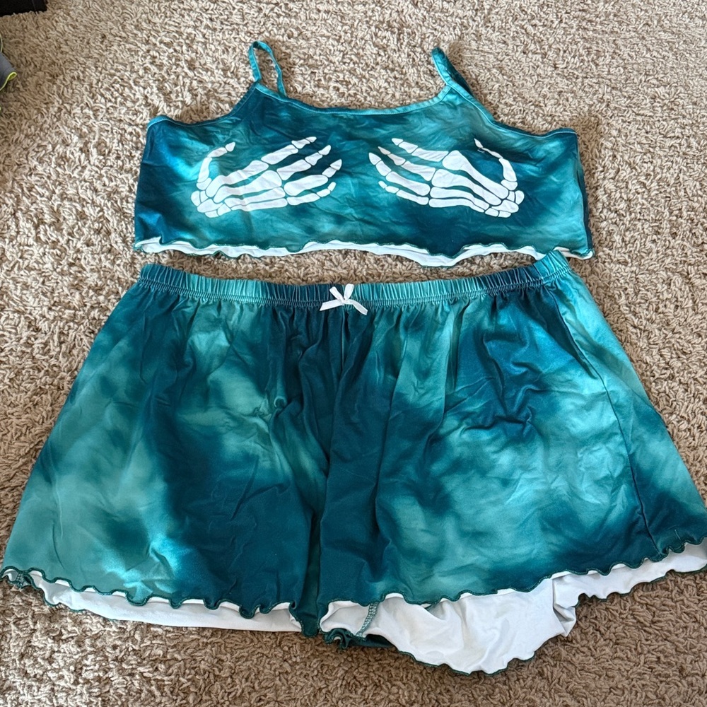 SHEIN Teal Skeleton Hand Print Sleepwear Set